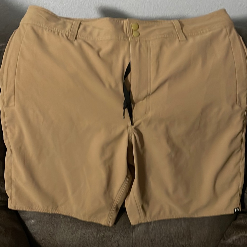 Under Armour shorts size 36